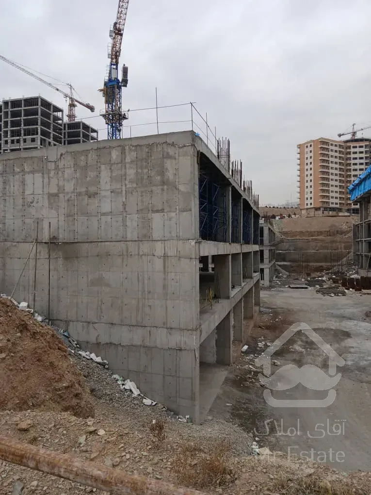 فروش واحد ۹۲متری منطقه ۲۲خوش نقشه لوکیشن عالی قیمت مناسب