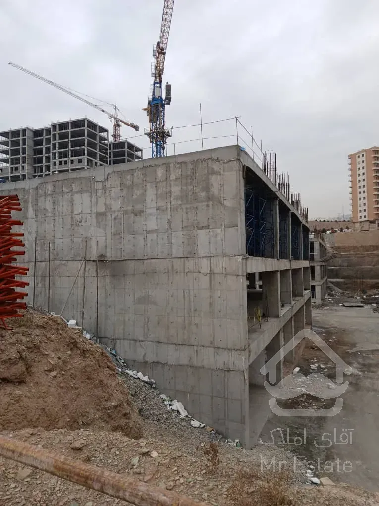 92 متری لاکچری مناسب سرمایه گذاری سند تک برگ در چیتگر