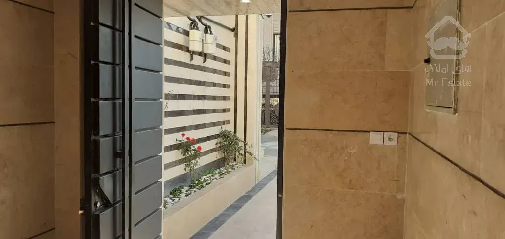 ساختمان ویلایی دوطبقه مجزا هر طبقه ۱۳۰متر