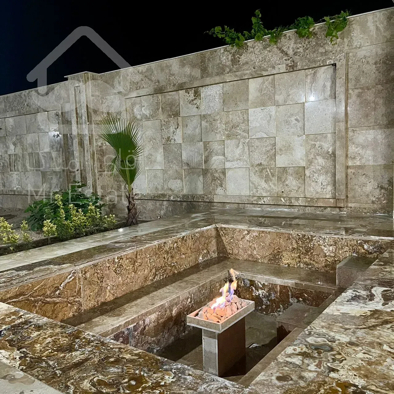 فروش یه واحد ۴۰۰متری در ساوه کاملا نوساز کلید نخورده مبله