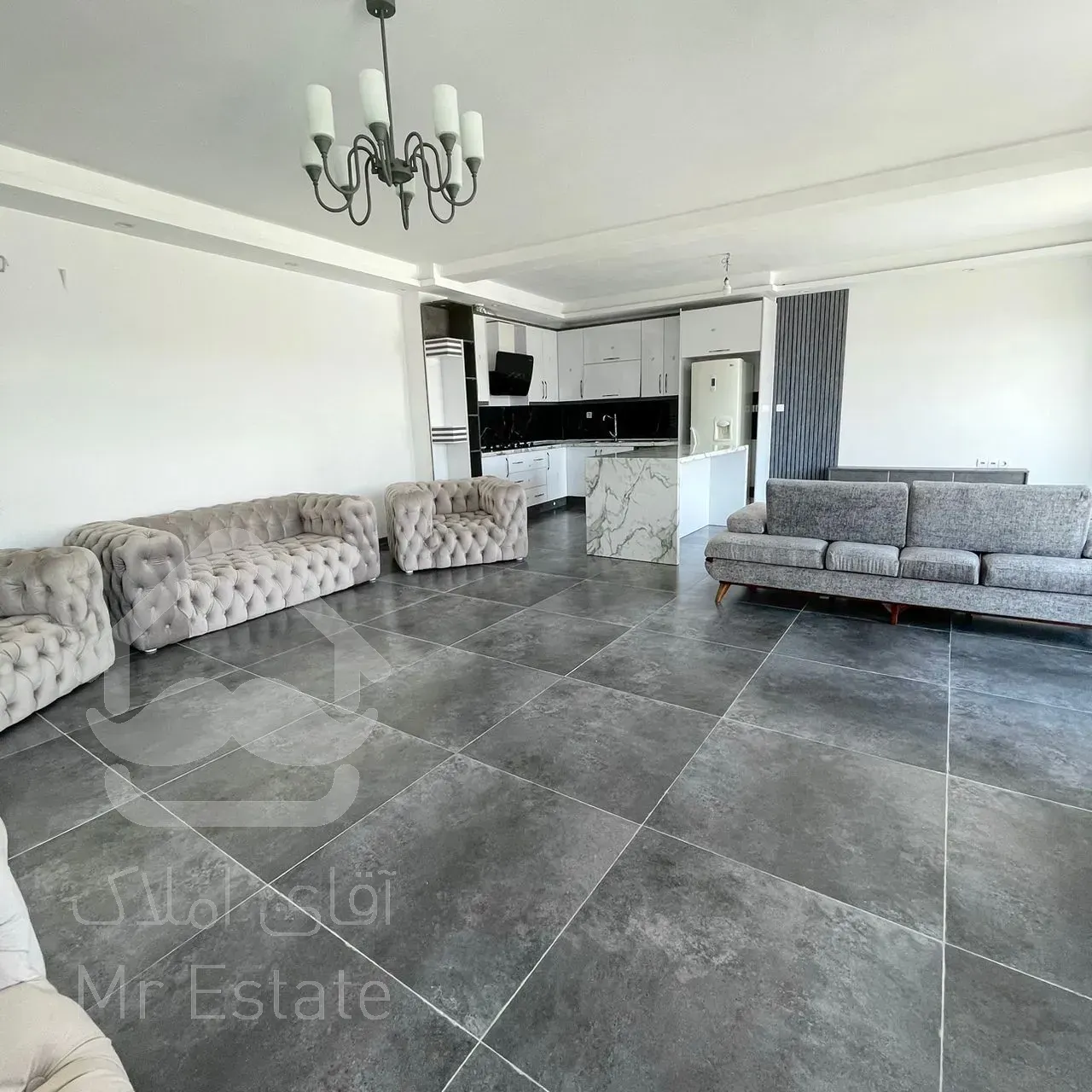 فروش یه واحد ۴۰۰متری در ساوه کاملا نوساز کلید نخورده مبله