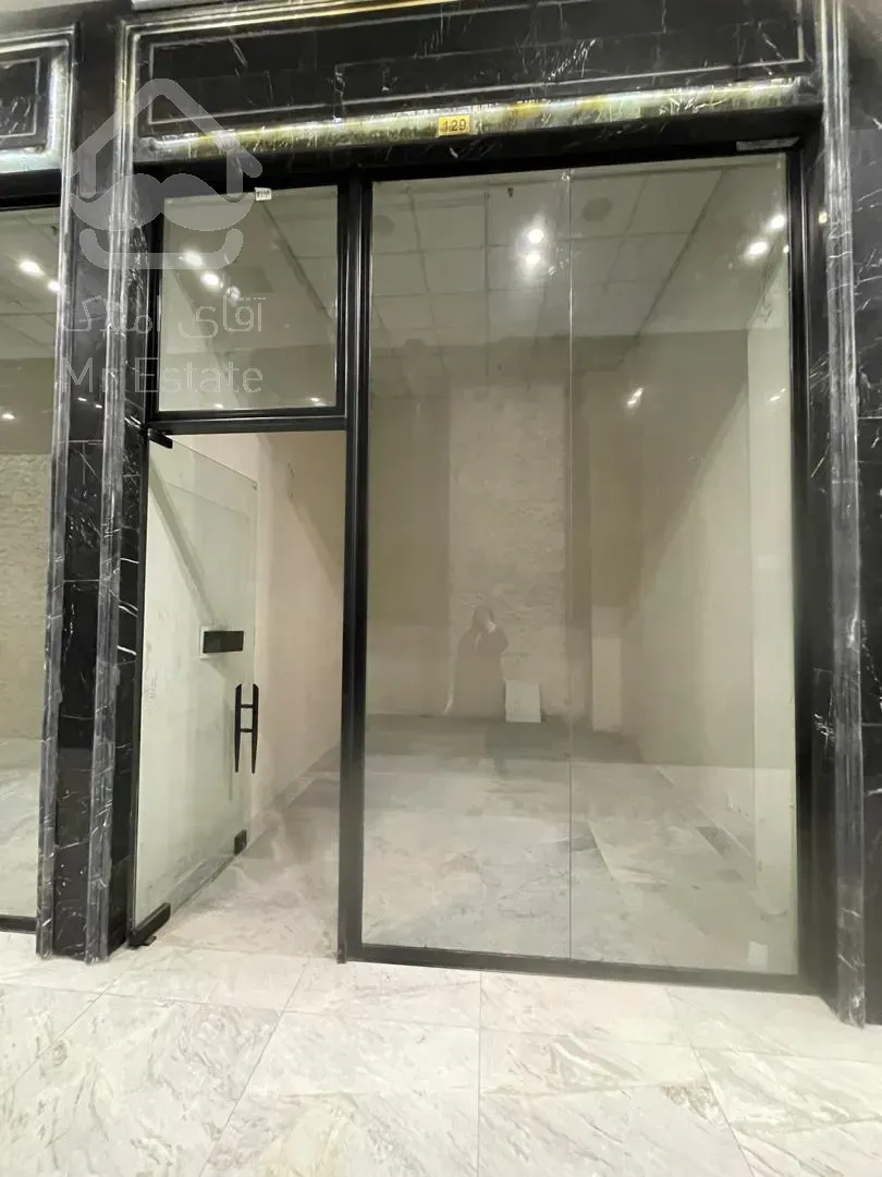 مغازه ۲۰ متری رونیکا مال