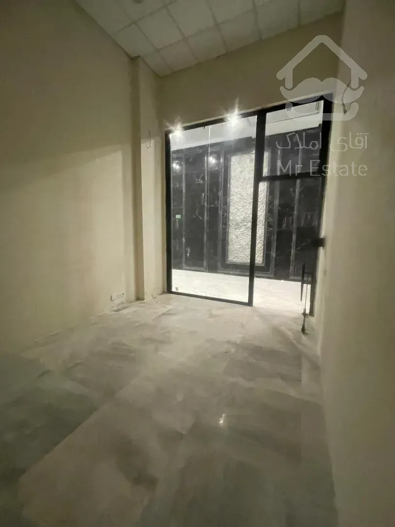 مغازه ۲۰ متری رونیکا مال