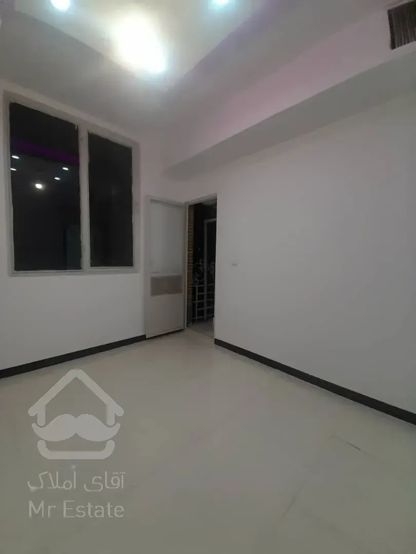 واحد ۴۷ متری پارکینگ سندی انباری فول بازسازی خوش نقشه قرق نور