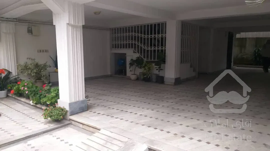 خرید آپارتمان ۱۳۰ متری در خ مظلوم (رهنما)