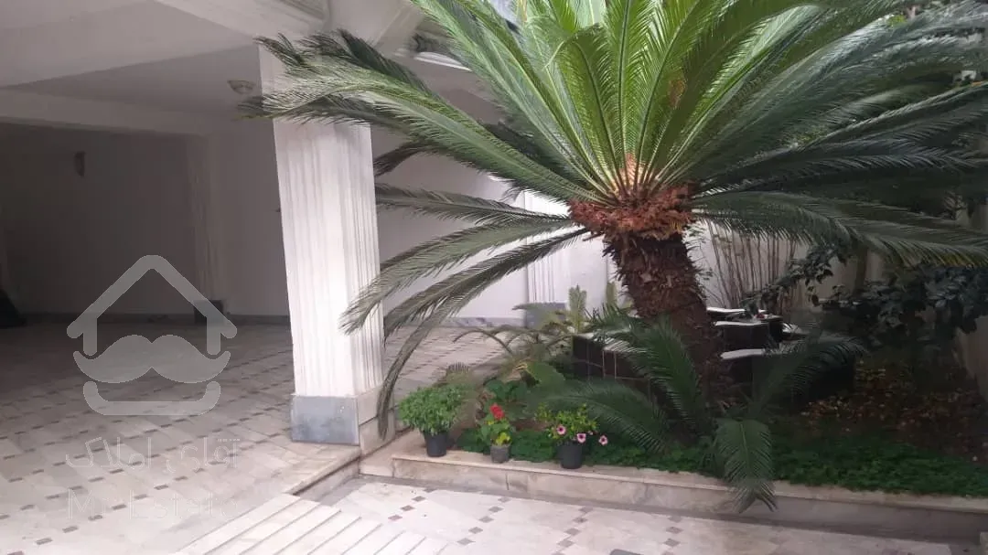 خرید آپارتمان ۱۳۰ متری در خ مظلوم (رهنما)