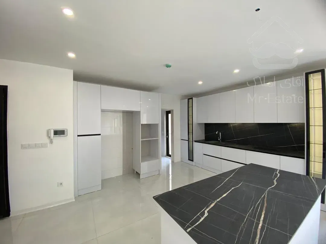 فروش ویلایی ۲۴۱ متری بازسازی شده