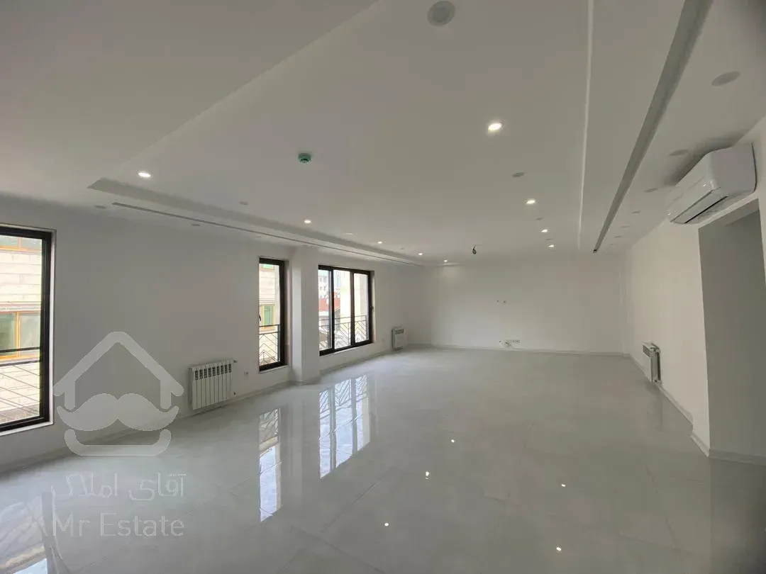 فروش ویلایی ۲۴۱ متری بازسازی شده