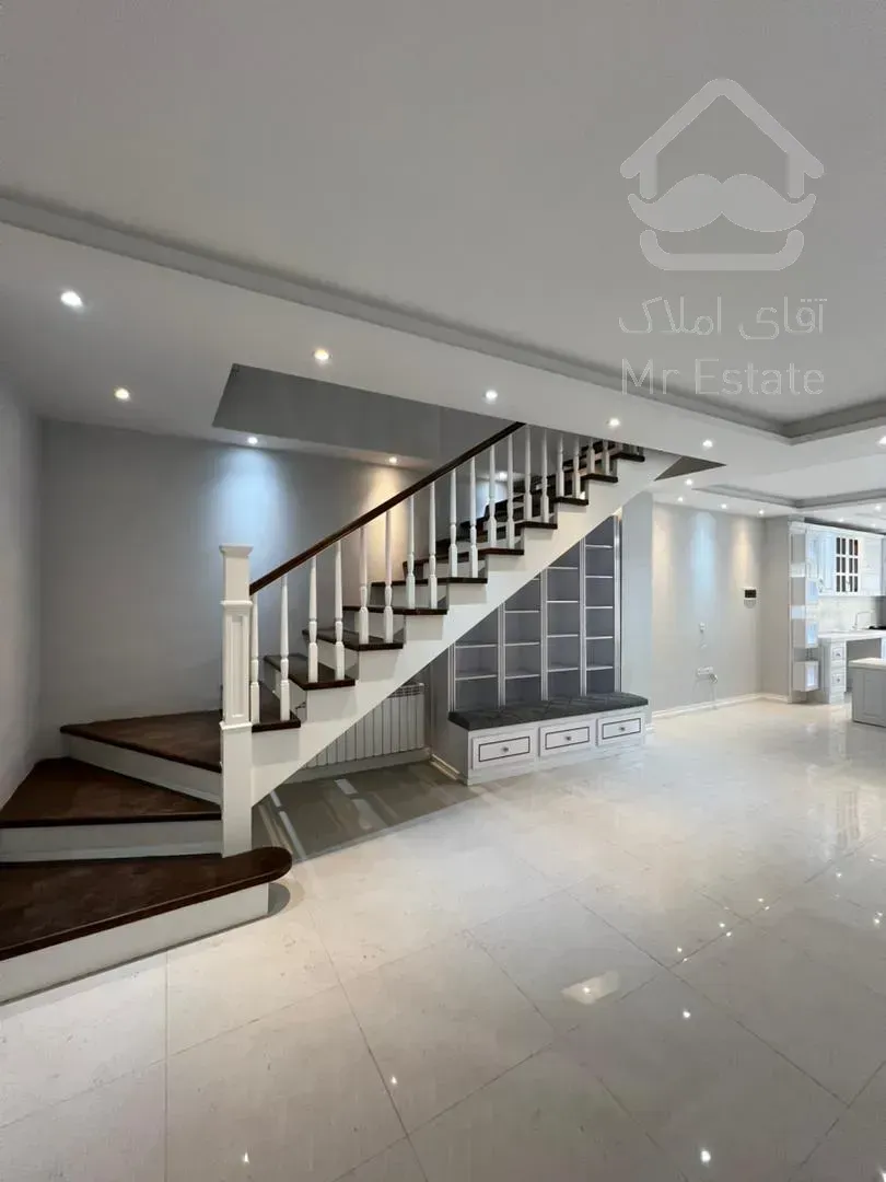 فروش ویلای تریبلکس ۳۱۰ متری در سی‌متری