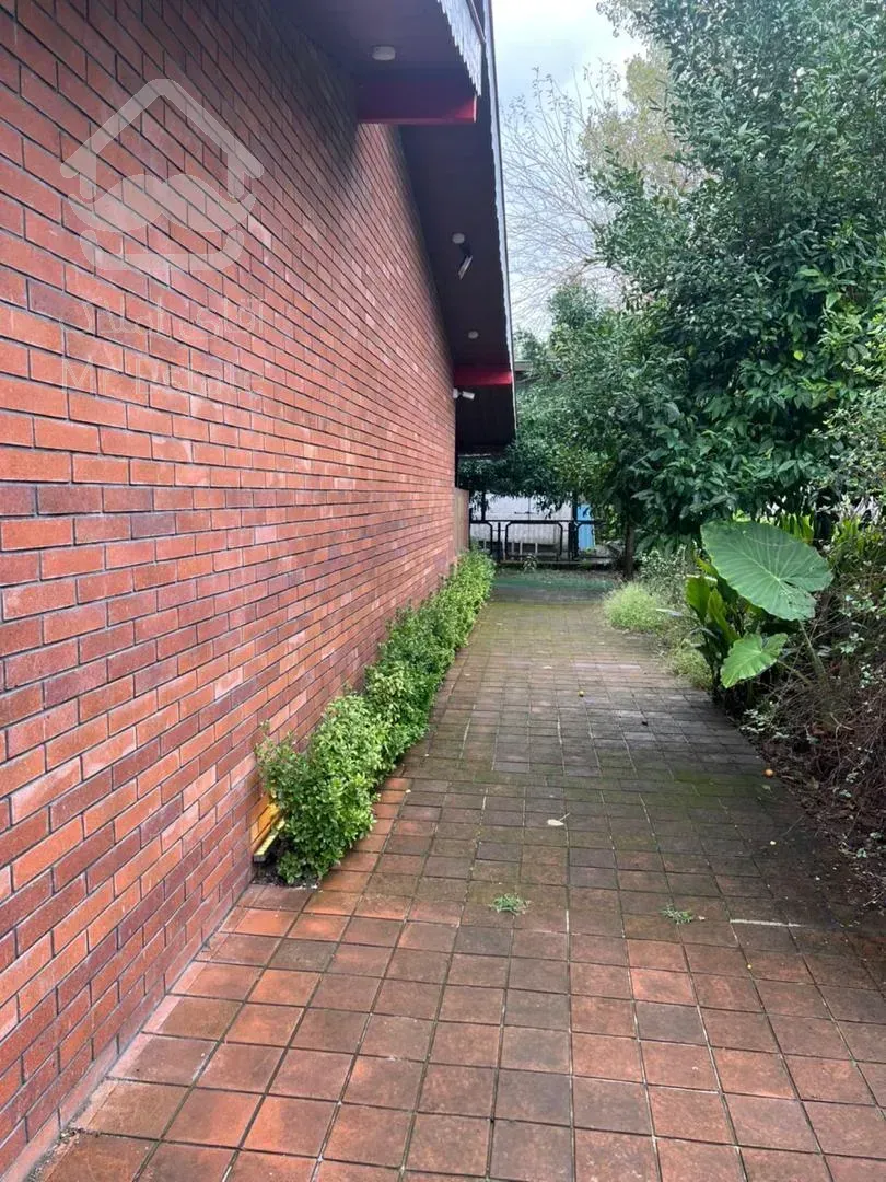 فروش ویلای ۳۵۰ متری بازسازی شده در بلوار اطباء