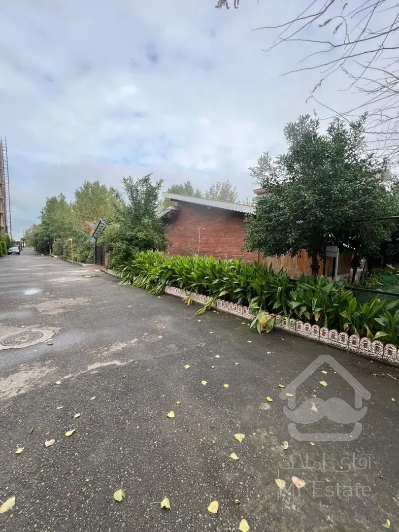 فروش ویلای ۳۵۰ متری بازسازی شده در بلوار اطباء