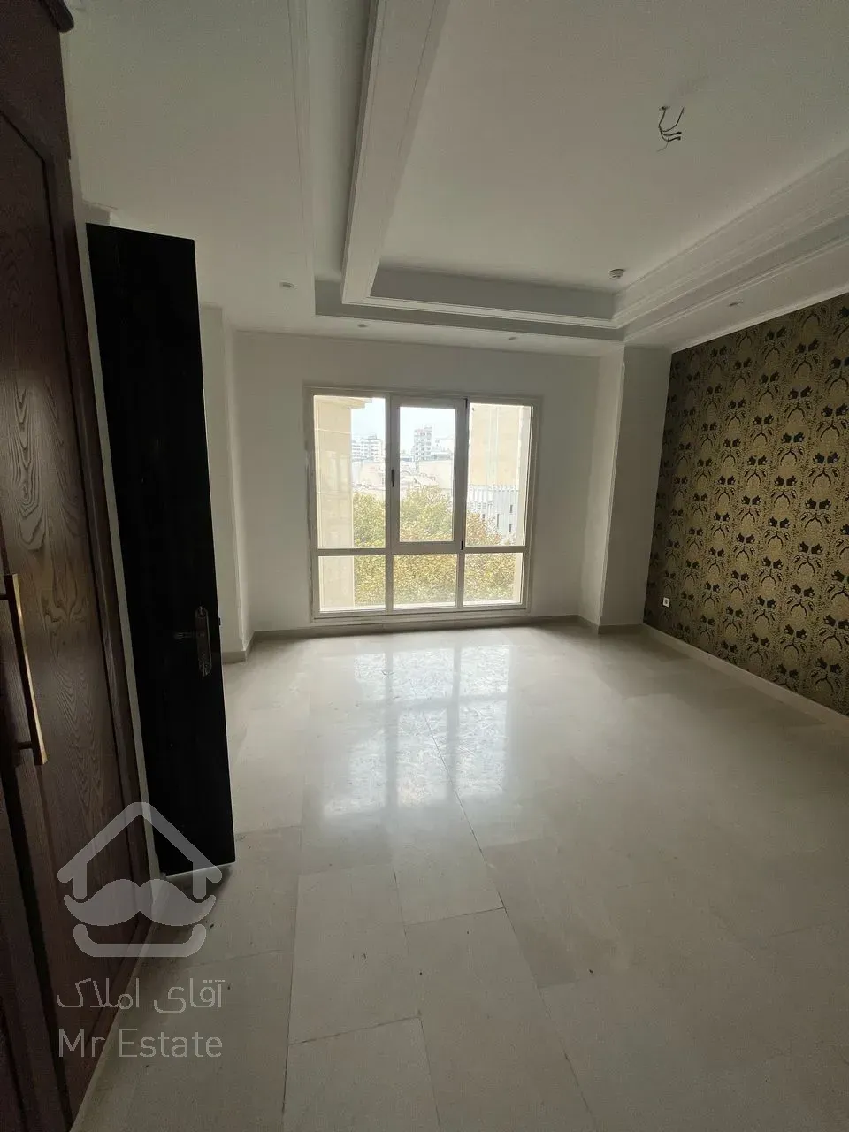 آپارتمان ۴خوابه ۲۵۵متری لوکس آجودانیه