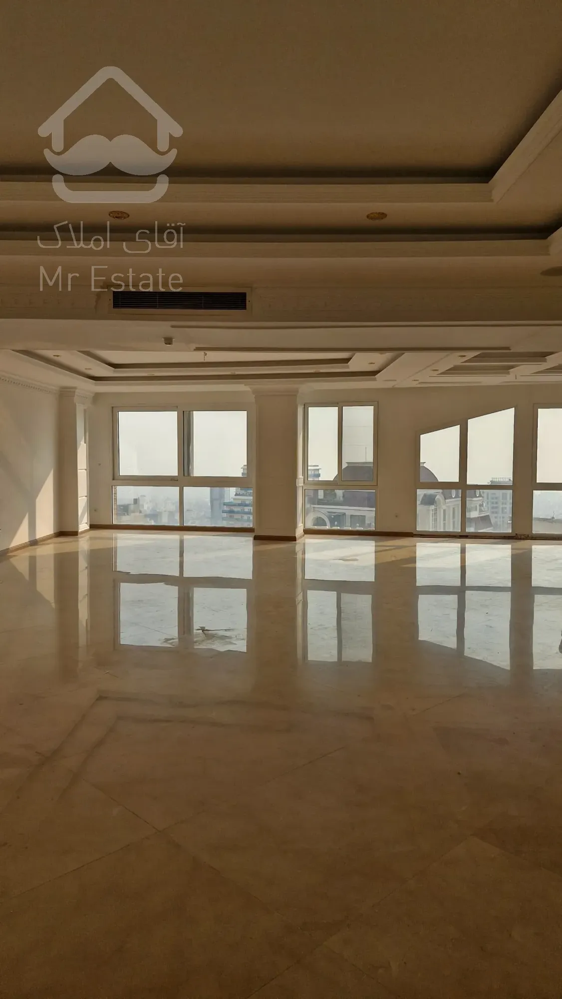 180 متر در بهترین لوکیشن آجودانیه