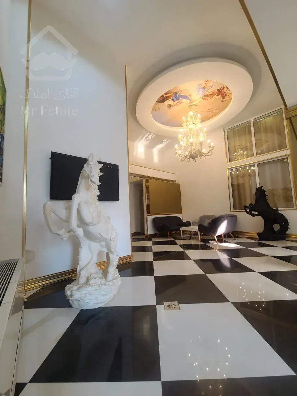 ۲۱۰ متر خوش نقشه در بهترین خیابان کامرانیه