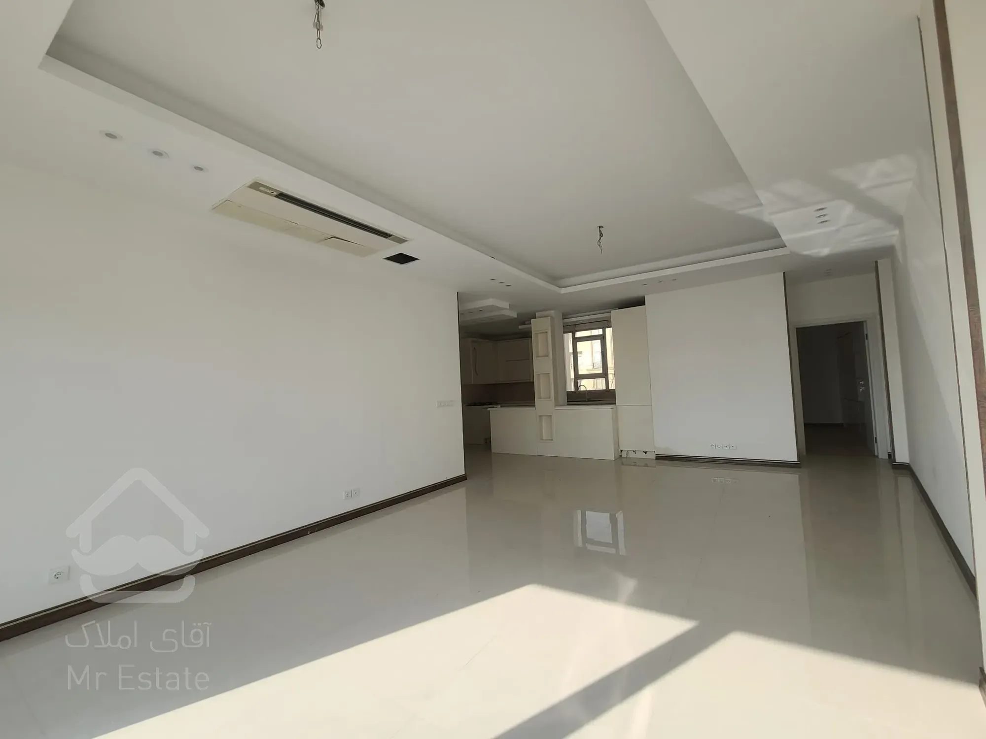 ۲۱۰ متر خوش نقشه در بهترین خیابان کامرانیه