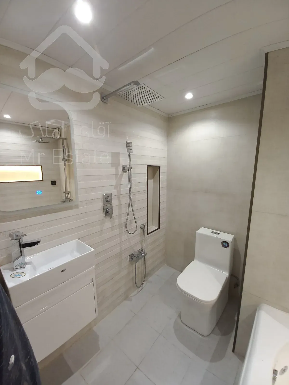 فروش آپارتمان مسکونی ۱۰۰متری واقع دربهارشمالی