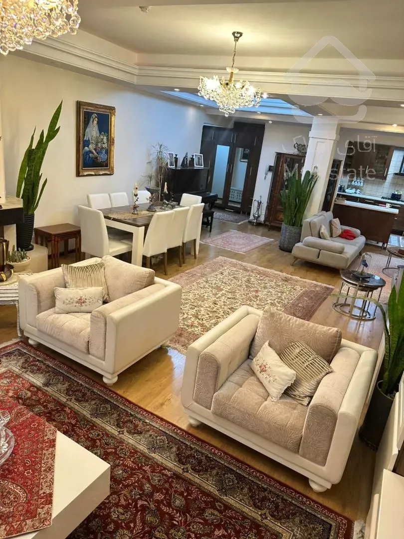 آپارتمان 312 متری لاکچری در نیاوران