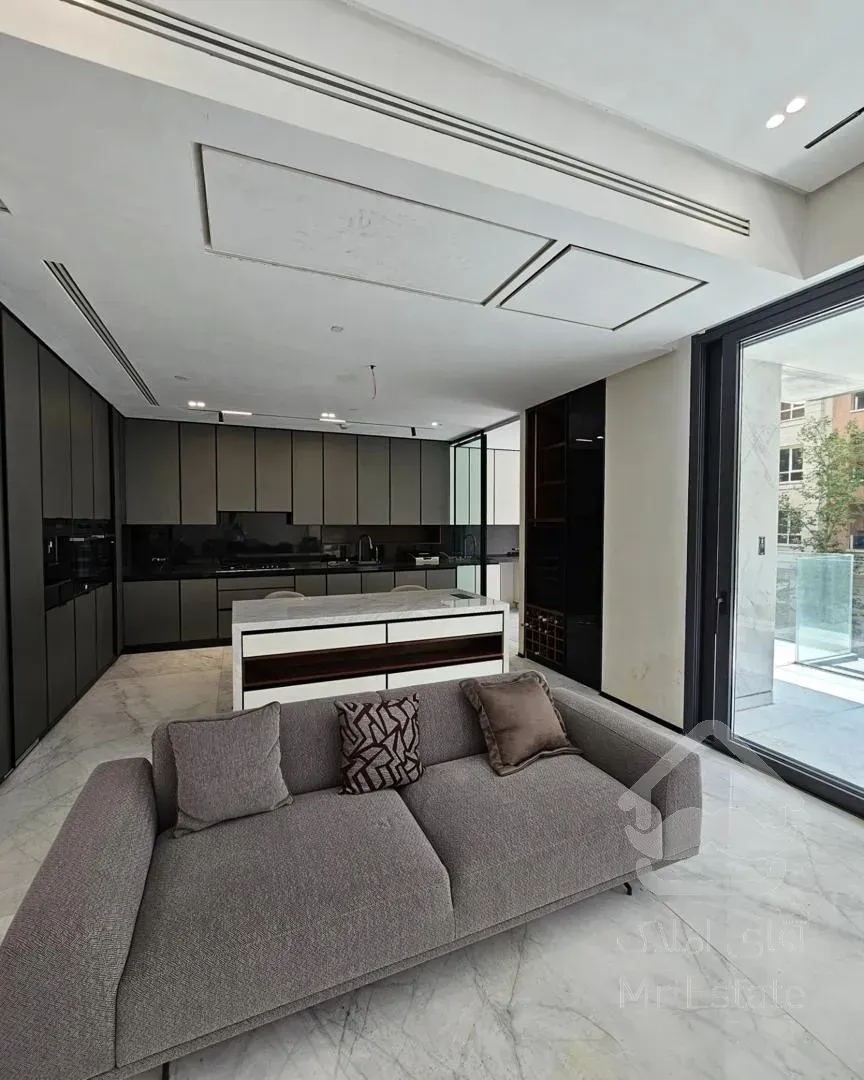 ۲۲۰ متر برج باغ برند گلسنگ نیاوران