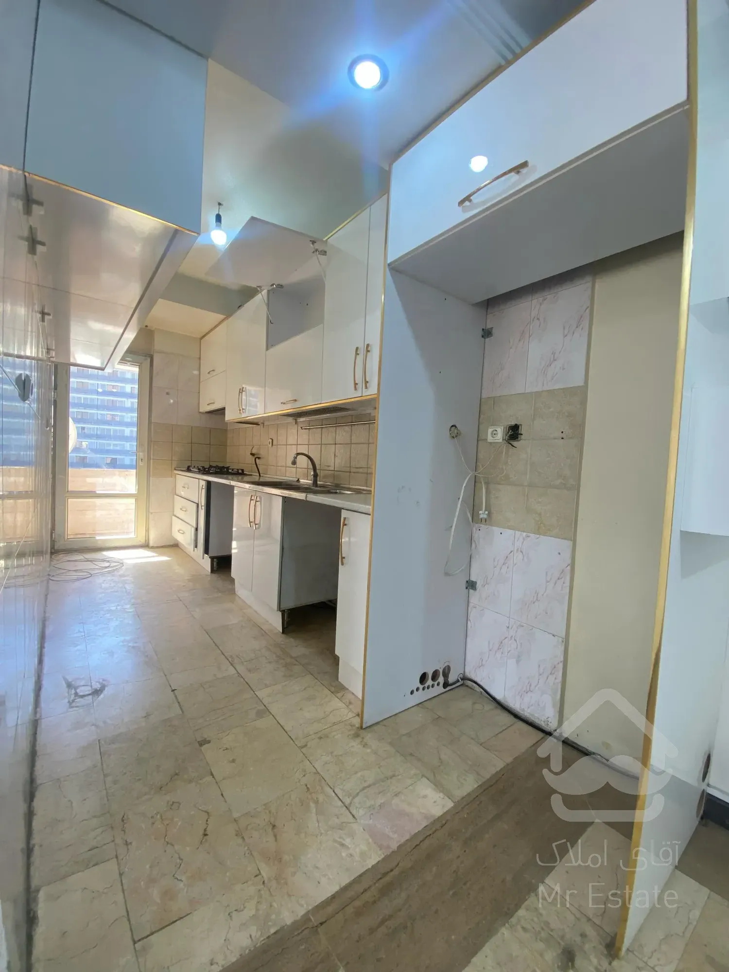 فروش آپارتمان ۹۳ متر فردوس غرب