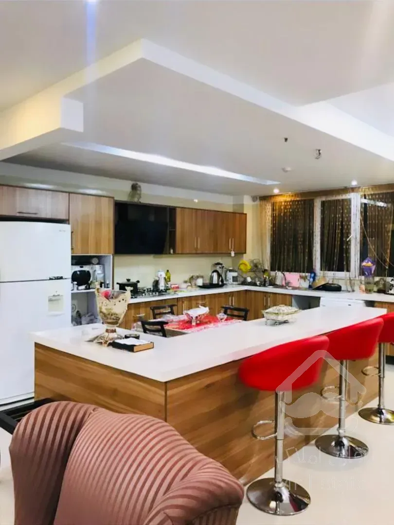 فروش آپارتمان ۱۷۵ متر ، ۳ خواب ، ۲پارکینگ، کریمخان