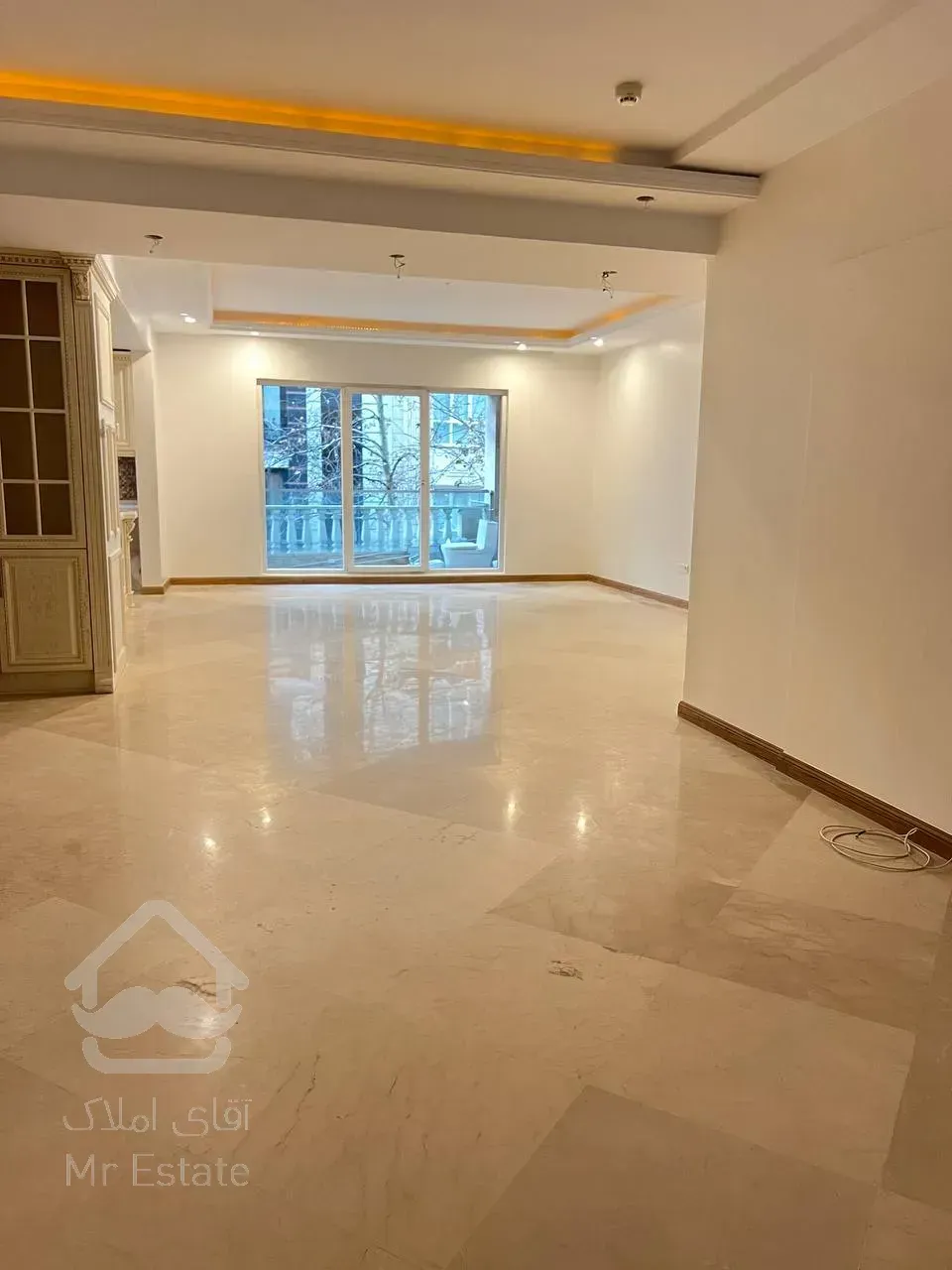 خرید آپارتمان در برج باغ برند در نیاوران