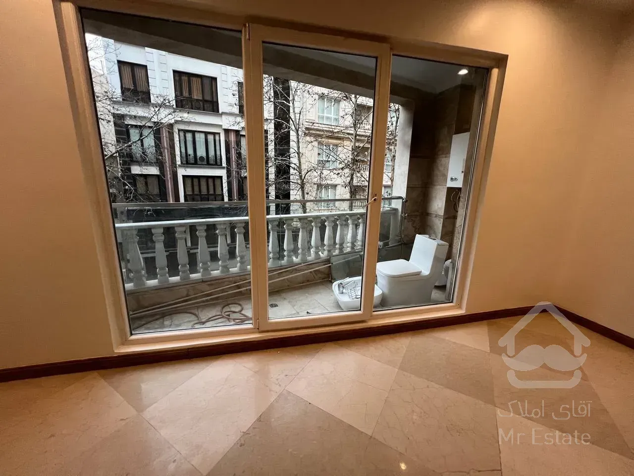 خرید آپارتمان در برج باغ برند در نیاوران