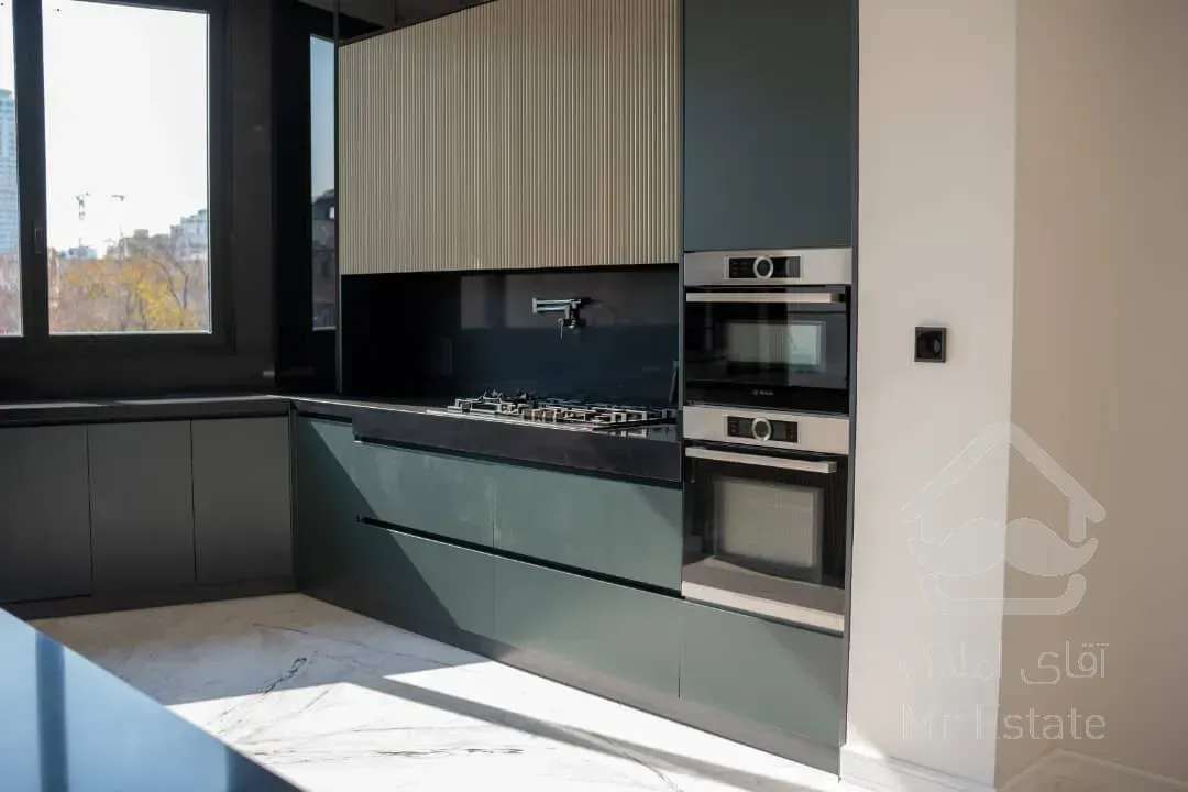 خرید آپارتمان ۲۰۰ متری مدرن در نیاوران