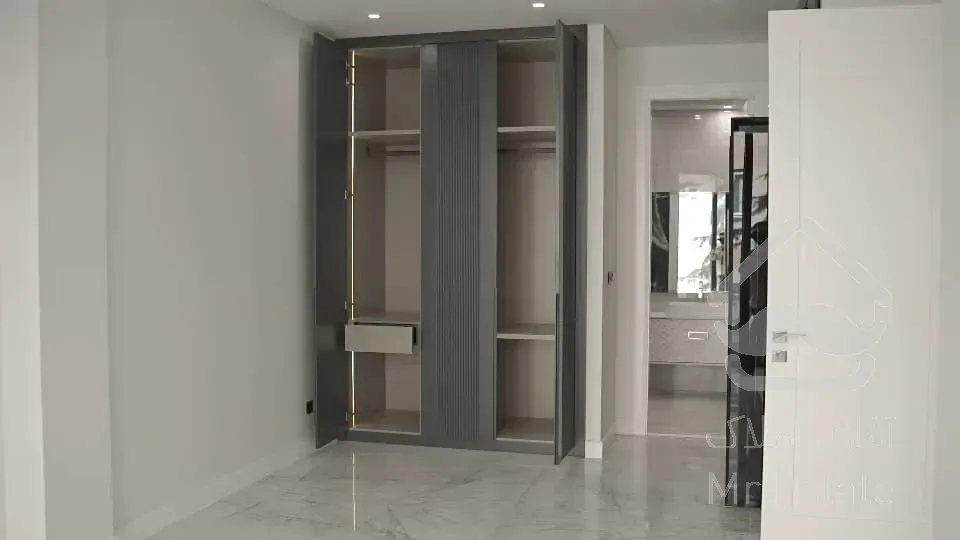 خرید آپارتمان ۲۰۰ متری مدرن در نیاوران