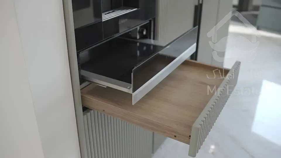 خرید آپارتمان ۲۰۰ متری مدرن در نیاوران