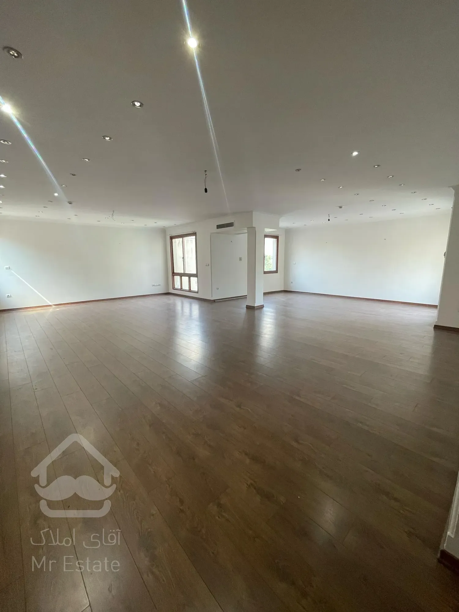 اجاره آپارتمان۲۳۰ متری در بهترین لوکیشن نیاوران