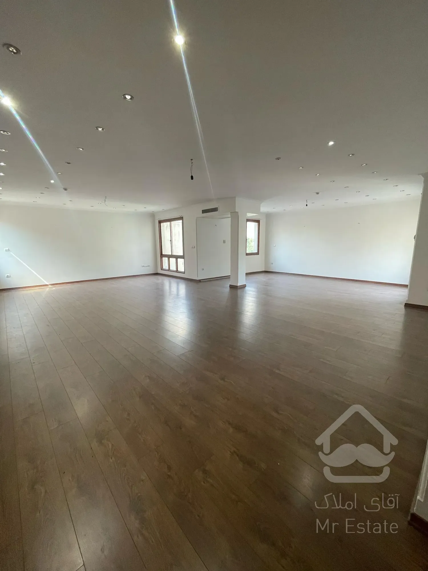 خرید آپارتمان ۱۹۰ متری در کامرانیه شمالی