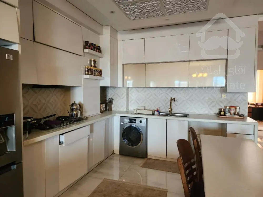 فروش آپارتمان ۱۱۷ متری با قیمت مناسب در موج‌شکن انزلی