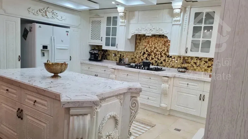 آپارتمان ۲۱۸ متری در برج باغ برند نیاوران