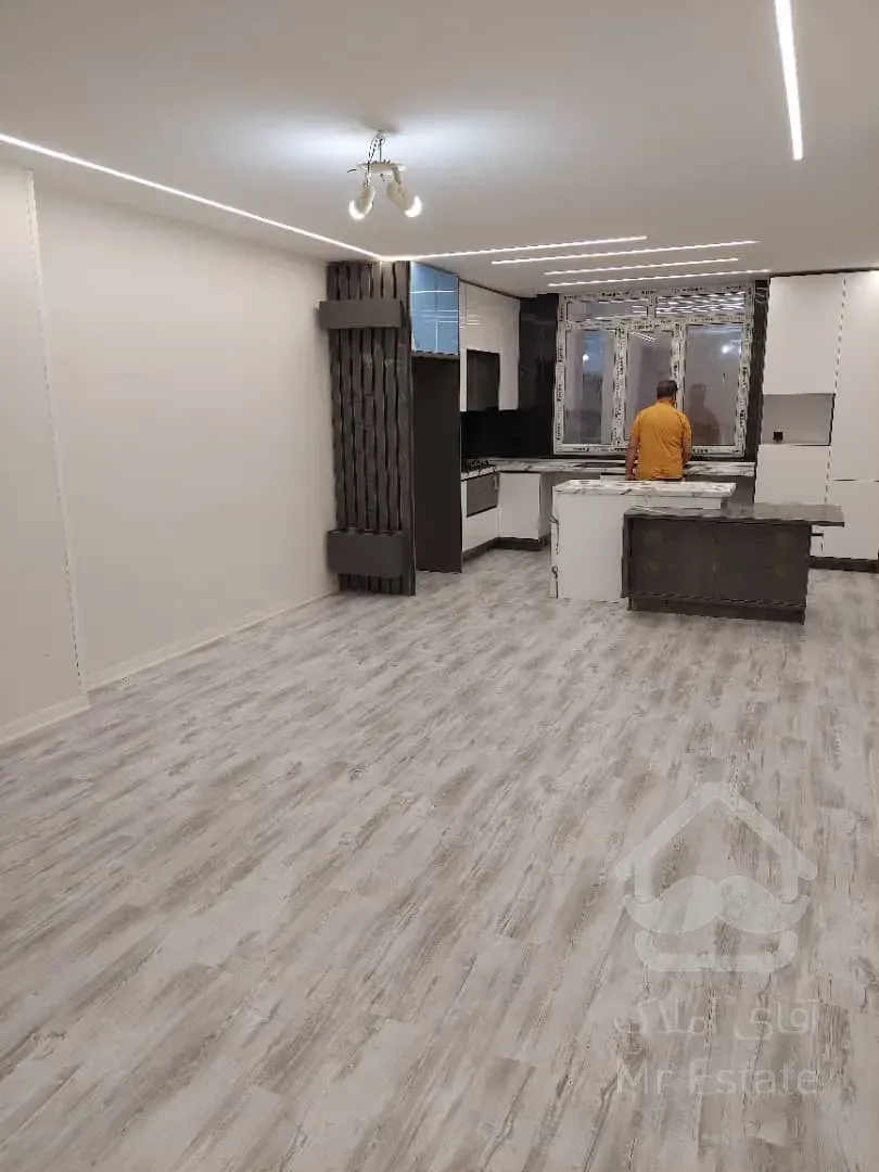 فروش اپارتمان زیر قیمت سالن پرده خور نور و نقشه عالی