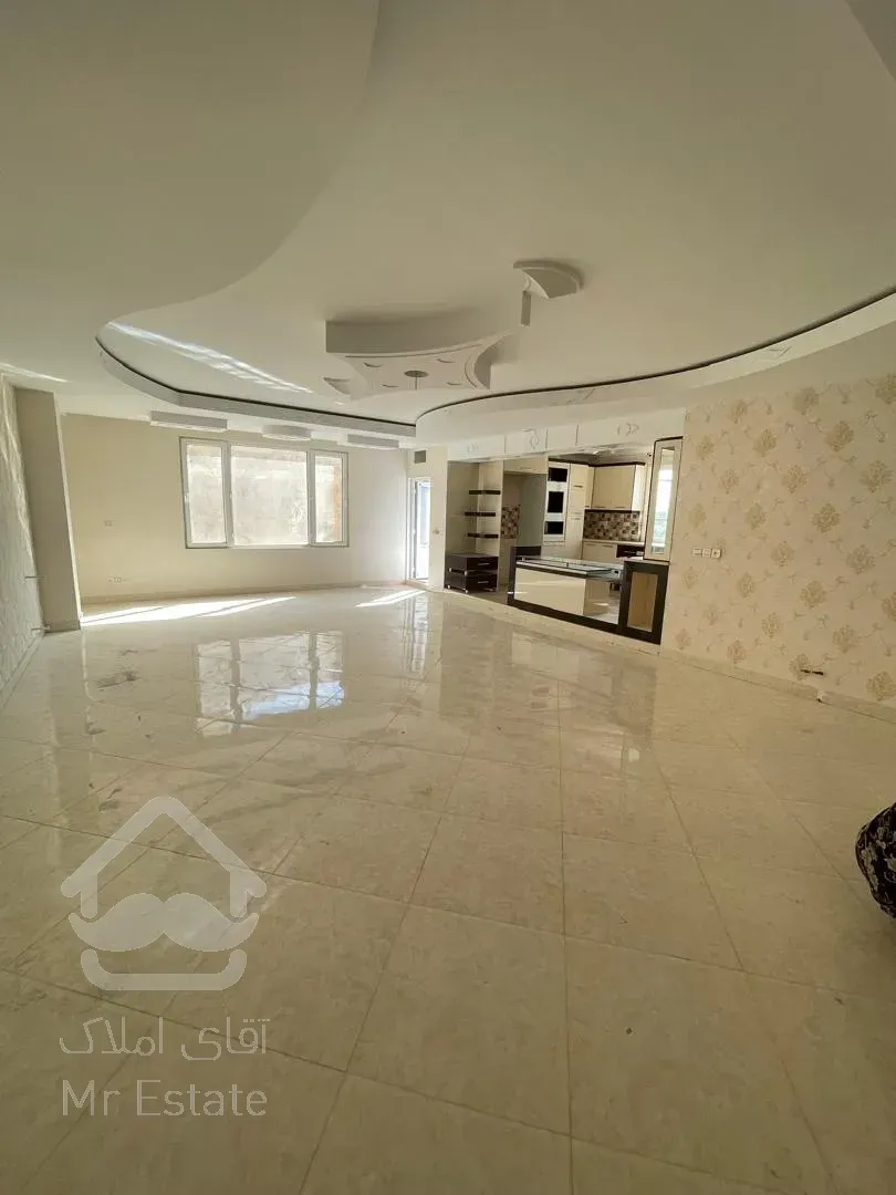 خرید واحد سندار/زیر قیمت /در قلب شهر