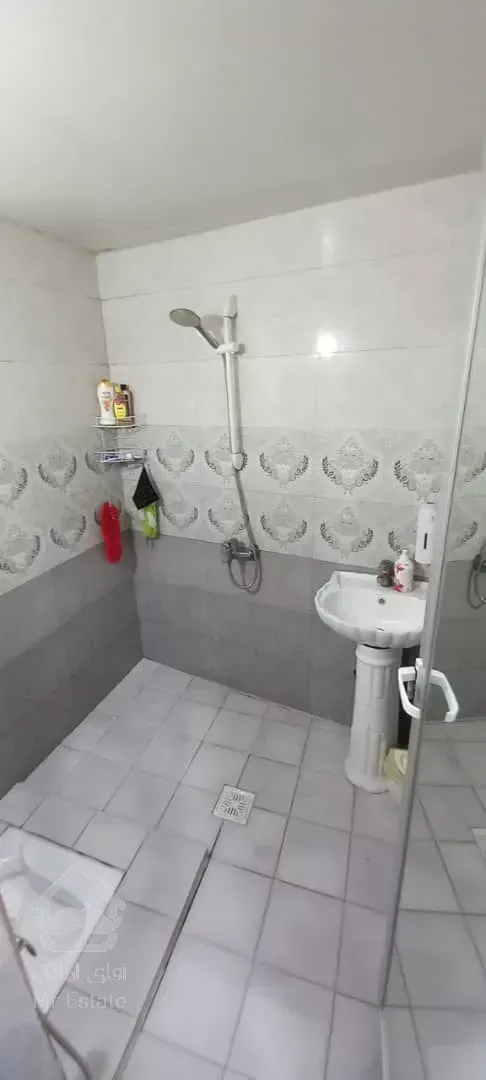 خانه ویلایی ۴ سال ساخت فاصله تا خیابان اصلی ۳۰۰ متر