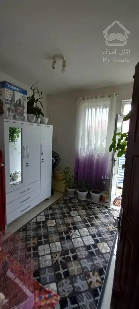 خانه ویلایی ۴ سال ساخت فاصله تا خیابان اصلی ۳۰۰ متر