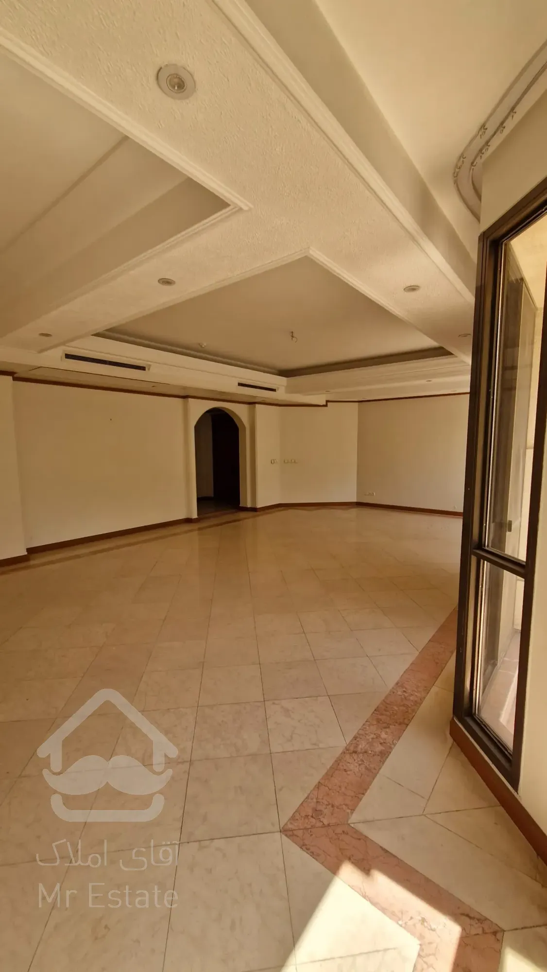 اجاره آپارتمان ۲۲۰ متری در بهترین لوکیشن کامرانیه شمالی