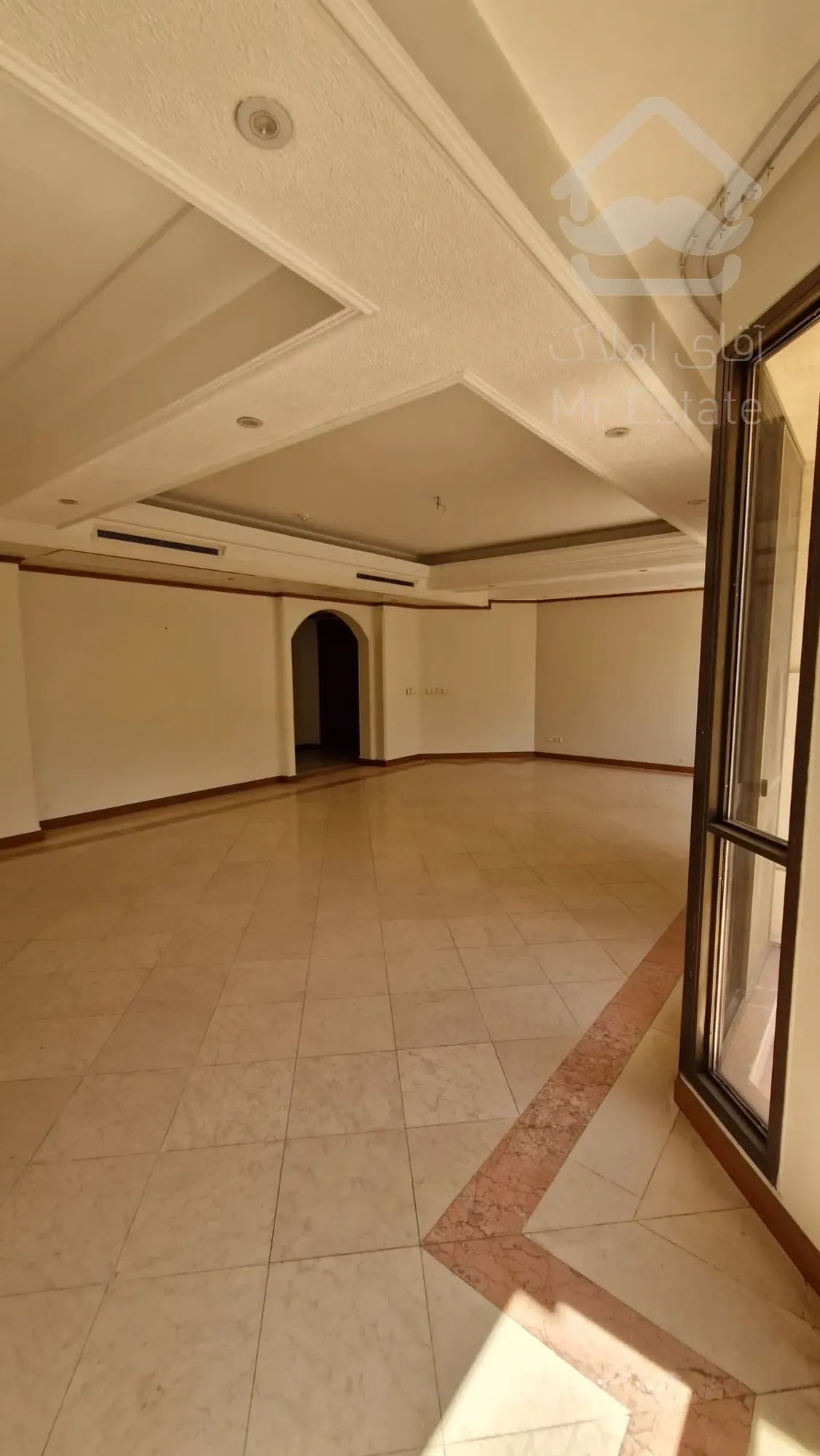 اجاره آپارتمان ۲۲۰ متری در کامرانیه