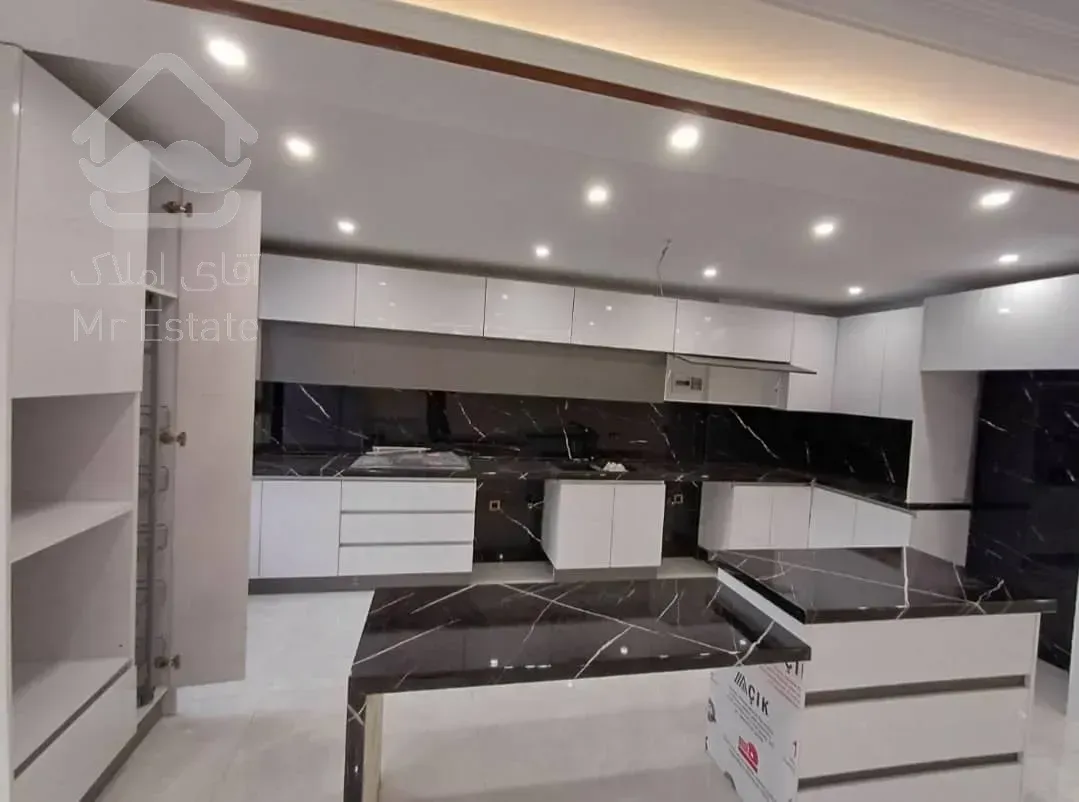 واحد۱۶۵متری سه خواب با ویو فضای سبز