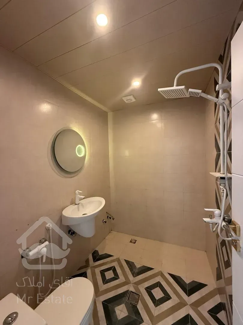 فروش آپارتمان۱۴۰ متری براصلی پاسداران