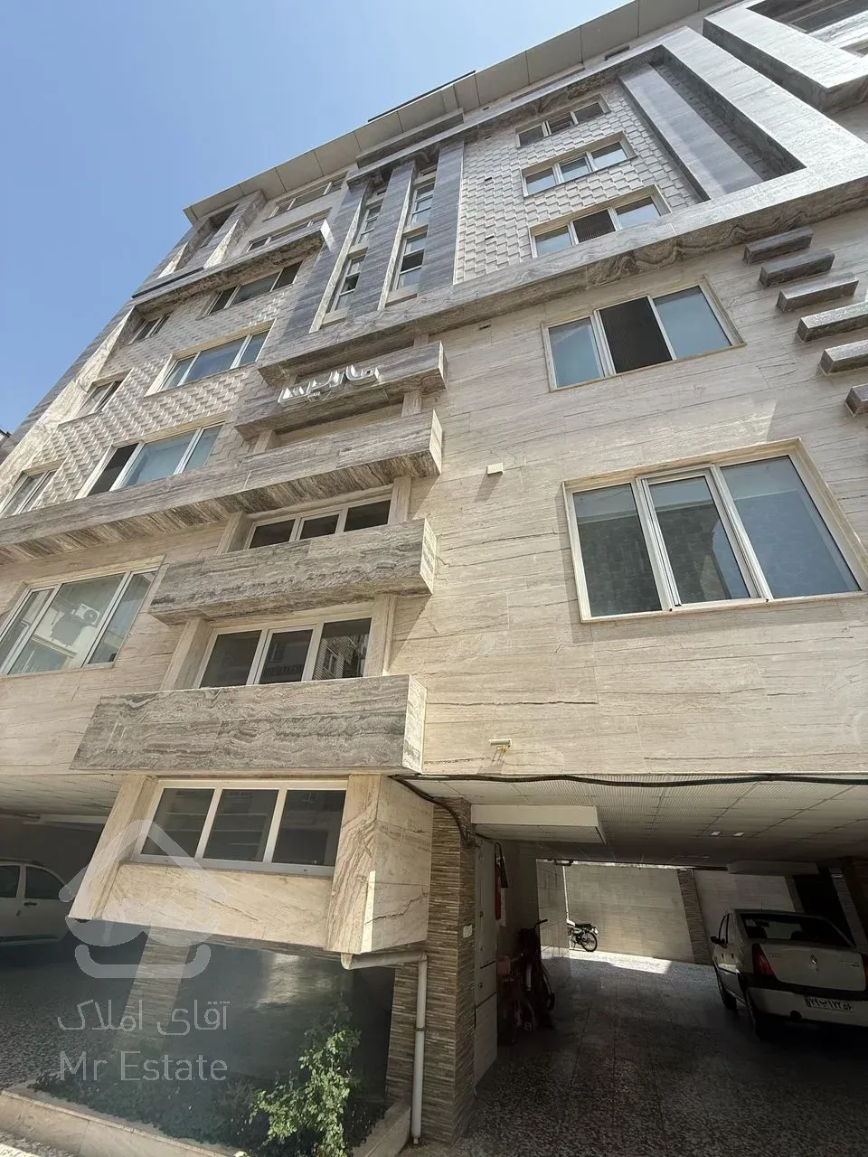 فروش آپارتمان ۱۴۱ متری در خیابان تهران