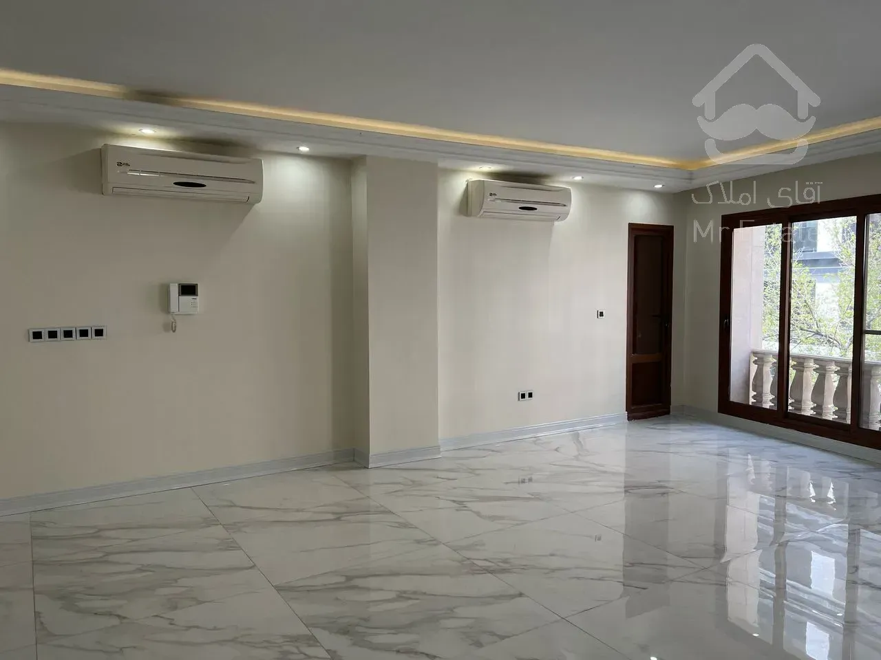 180 متر در برج برند با مشاعات کامل