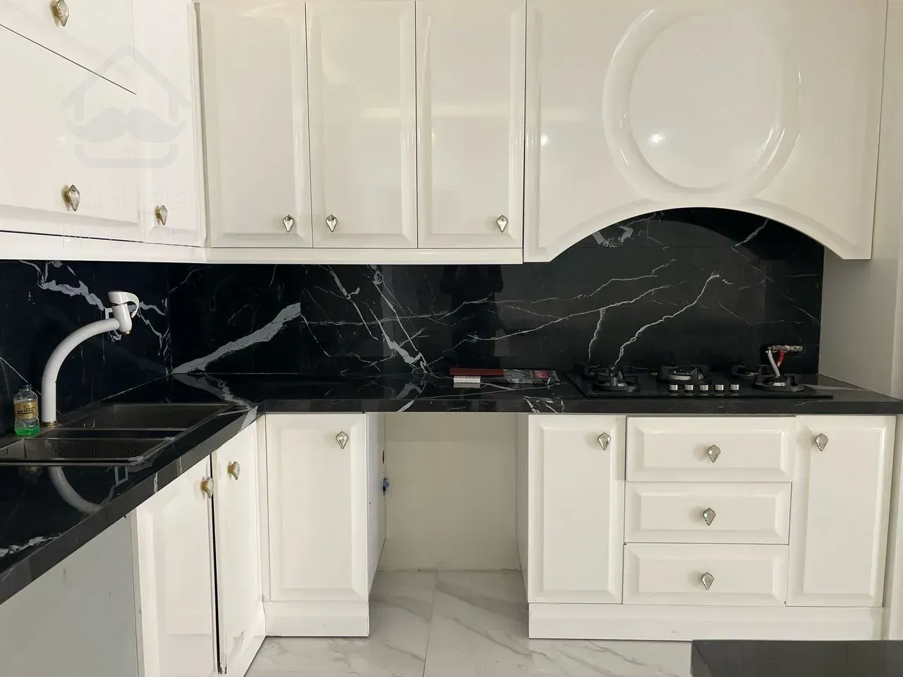 180 متر آپارتمان فول مشاعات در سپند