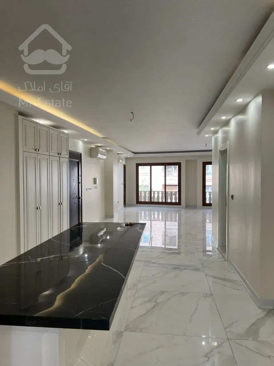 180 متر در برج برند با مشاعات کامل