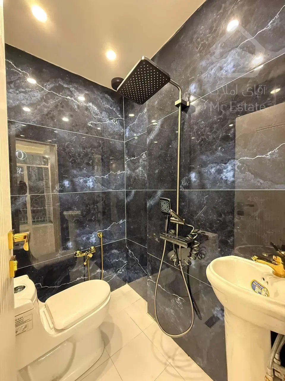 تنها آپارتمان فروشی ریز متراژ 2 خواب در گلزار رامین شمالی