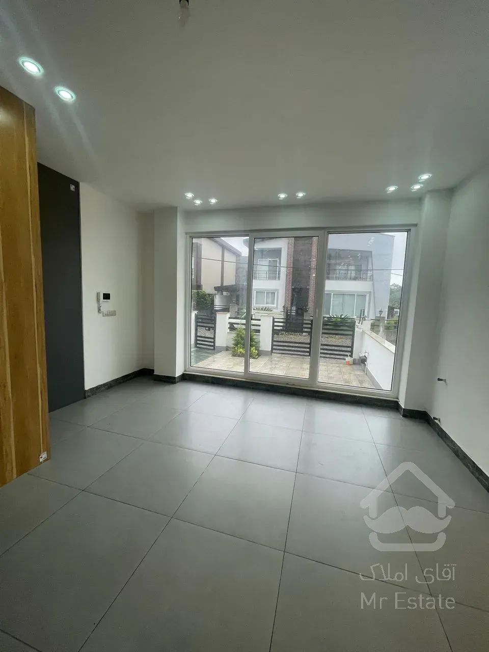 ویلای مدرن دوبلکس