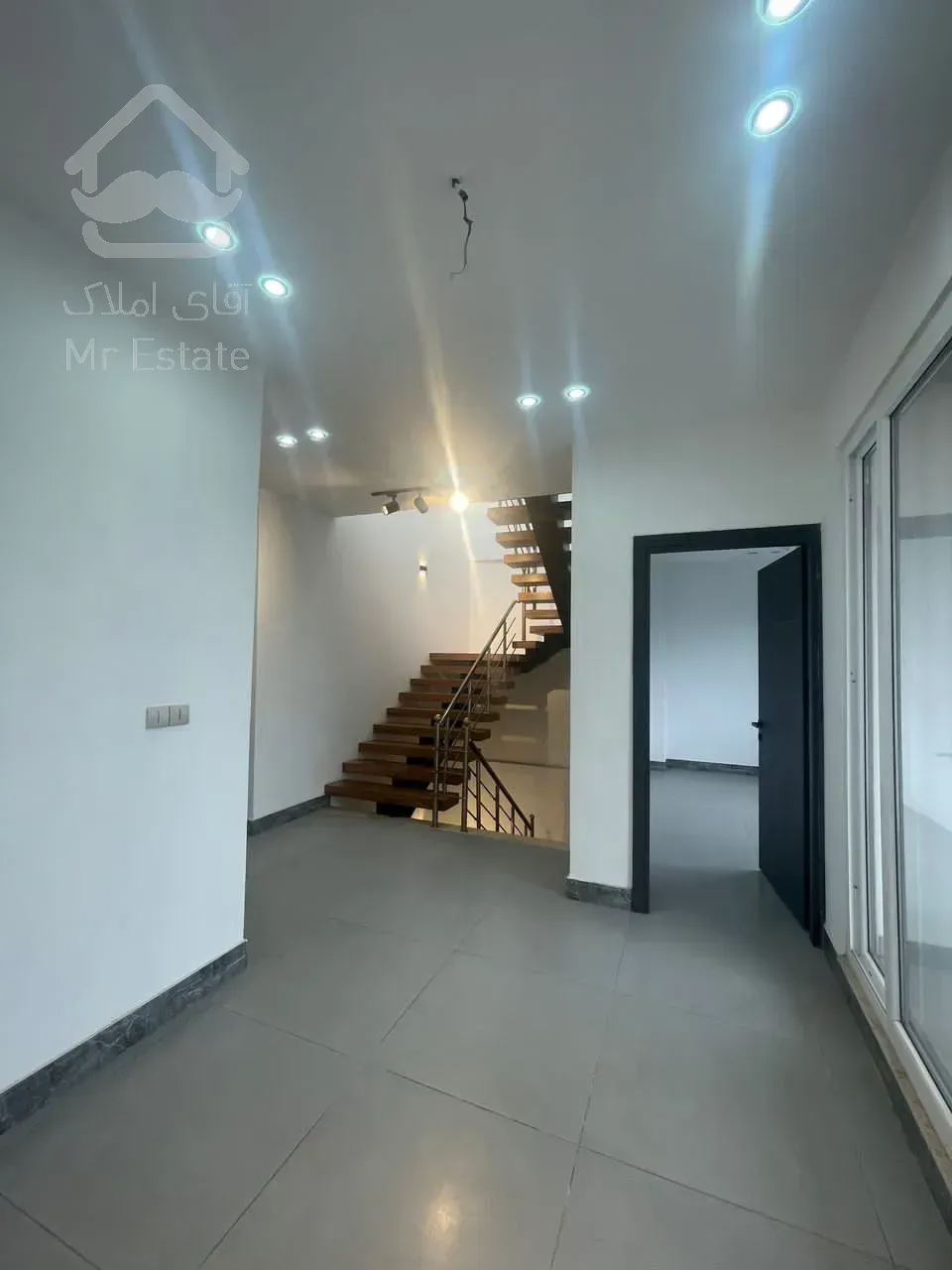 ویلای مدرن دوبلکس