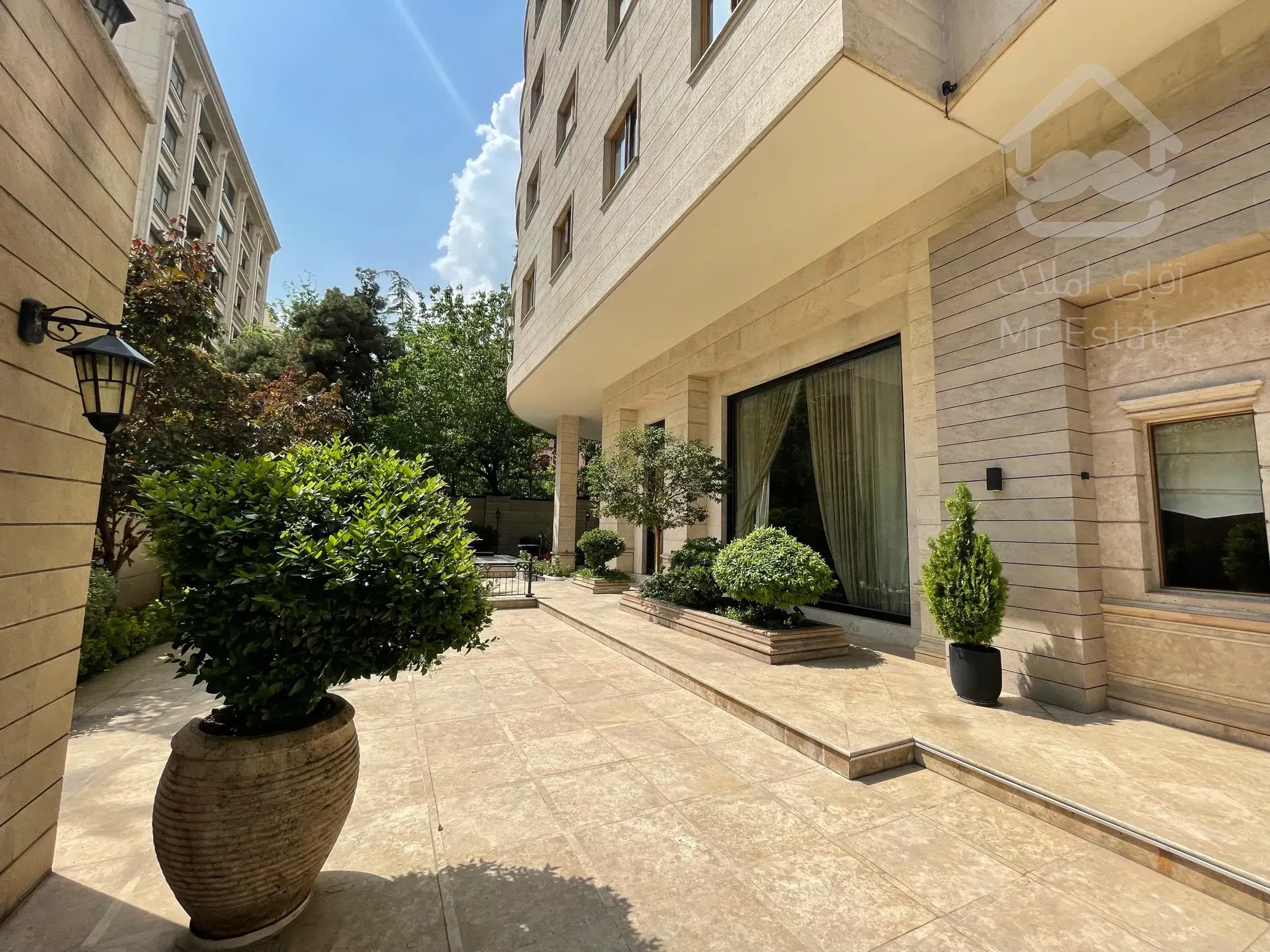 فروش واحد ۲۸۰متری ۴خوابه ویودار سنبل