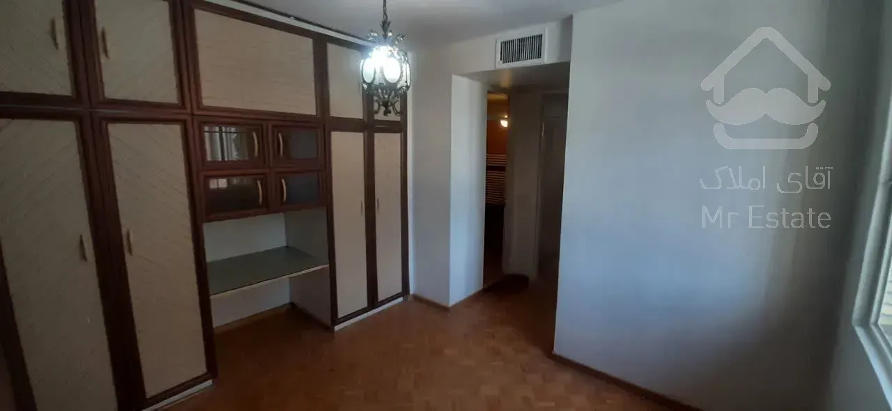 آپارتمان غرق نور